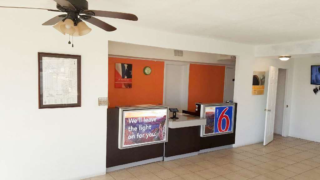 Motel 6 홉스 내부 사진